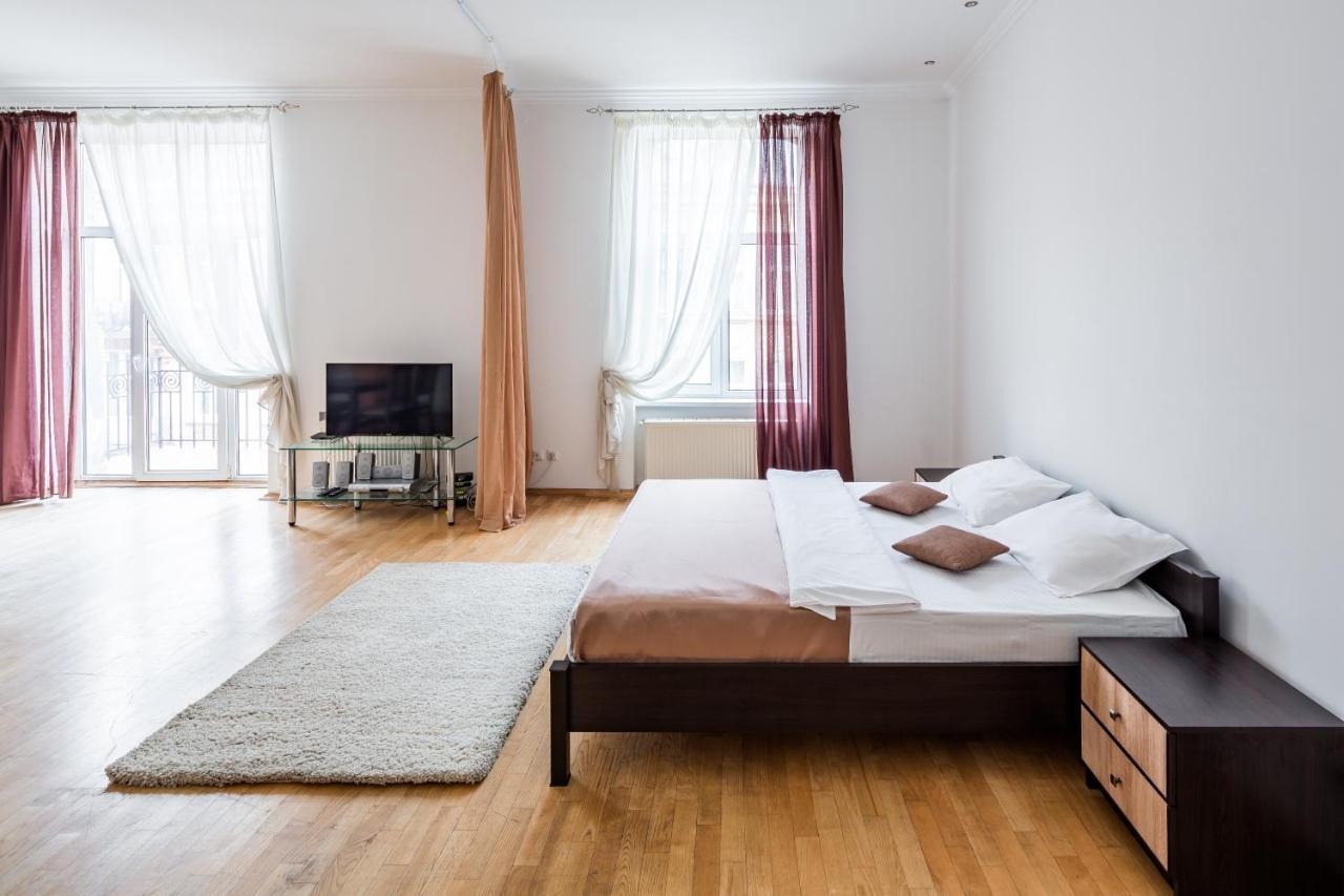 Apartamento Romari Два Поверхи Leópolis Exterior foto