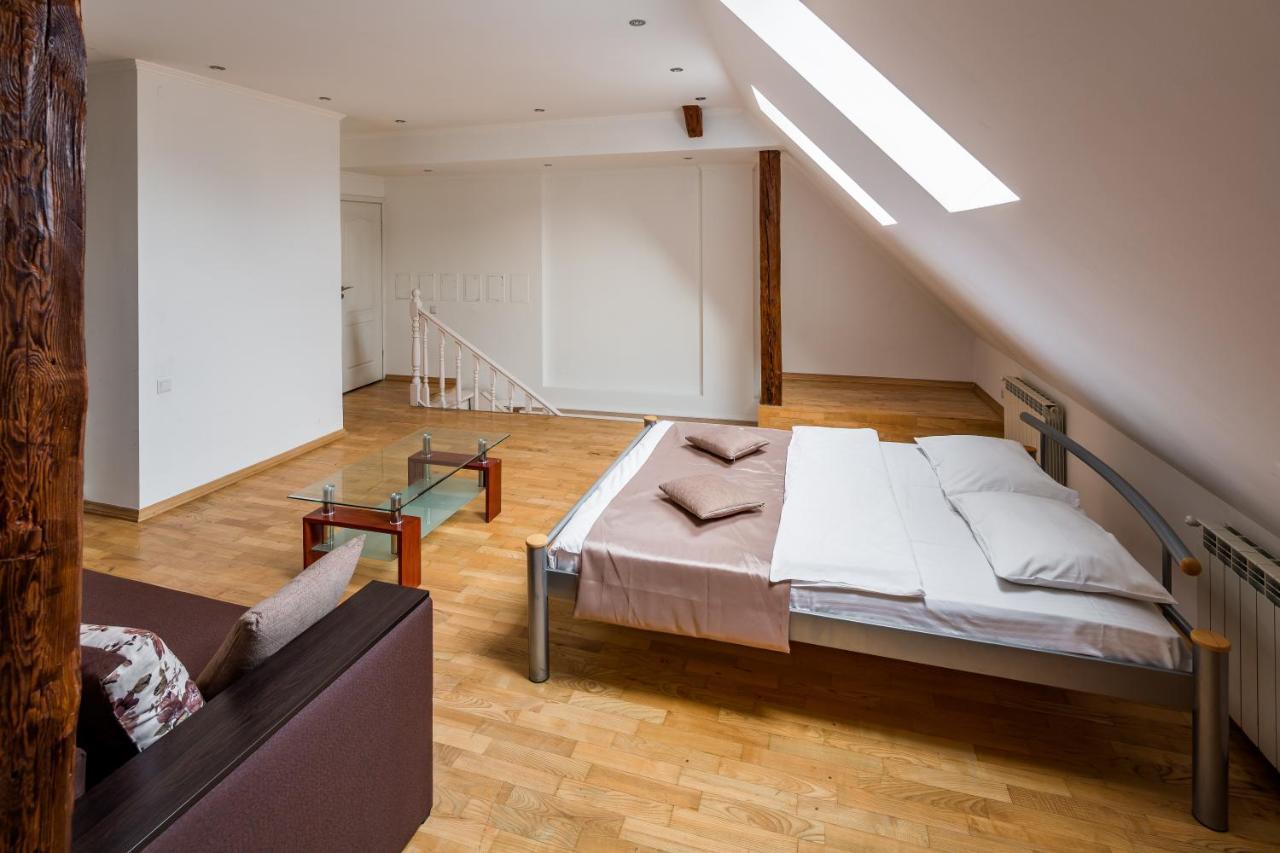 Apartamento Romari Два Поверхи Leópolis Exterior foto