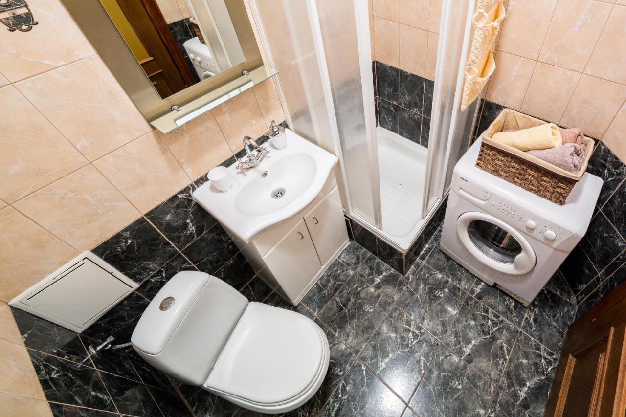 Apartamento Romari Два Поверхи Leópolis Exterior foto